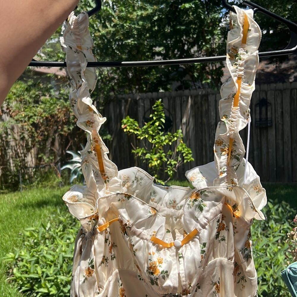 New Reformation Erdem Silk Floral Ruffled Dress Butter yellow - Picture 11 of 14